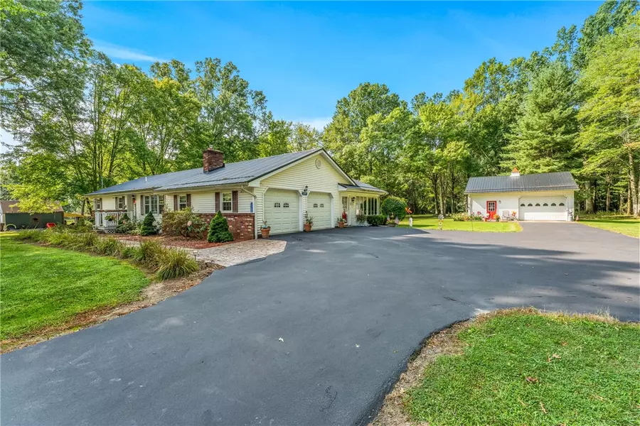 5389 Tamarack Dr, Sharpsville, PA 16150