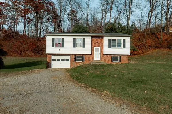 861 Clarksburg Rd, Clarksburg, PA 15725