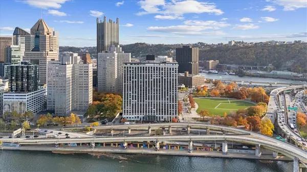 Pittsburgh, PA 15222,320 Fort Duquesne Blvd #20KLM