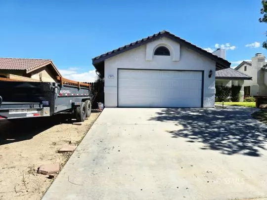 616 Amanda ST, Ridgecrest, CA 93555