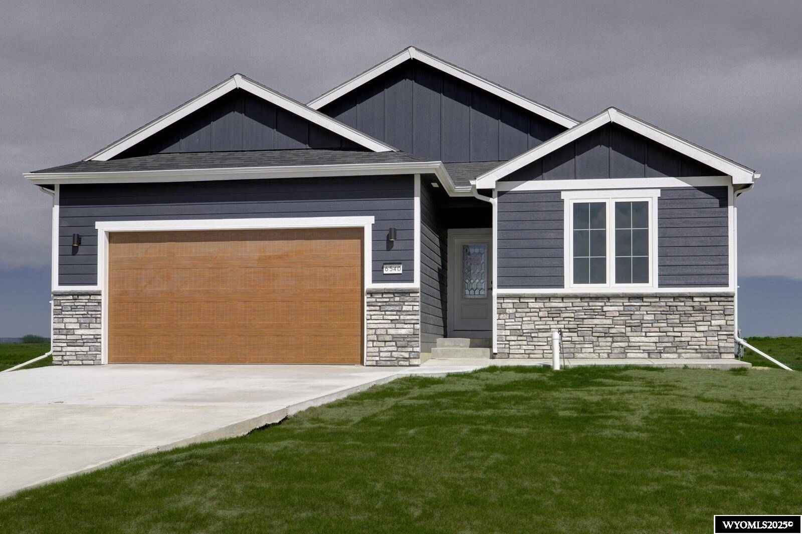 6540 Meadow Wind Way Poison Spider, Mills, WY 82604