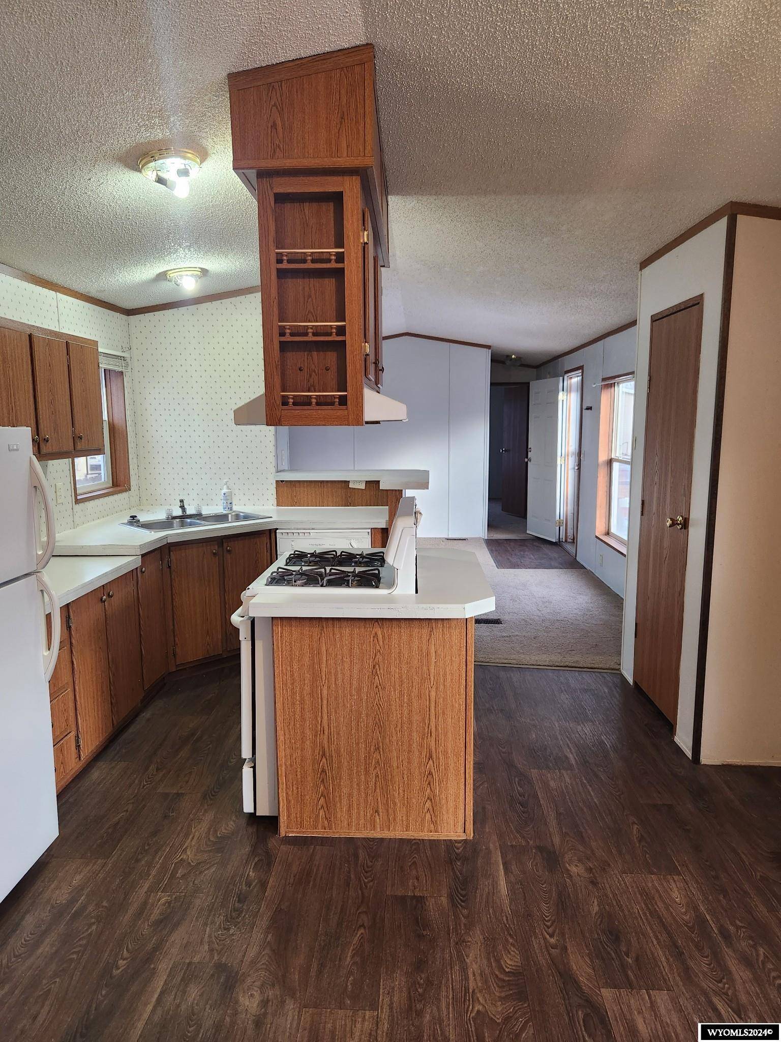 Douglas, WY 82633,1085 Washington Street