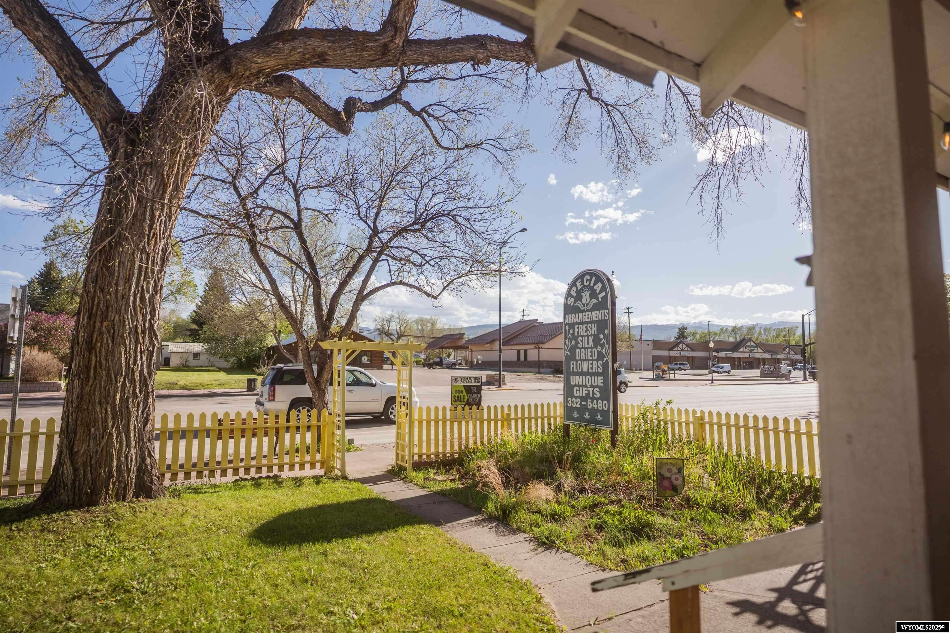 Lander, WY 82520,654 W Main