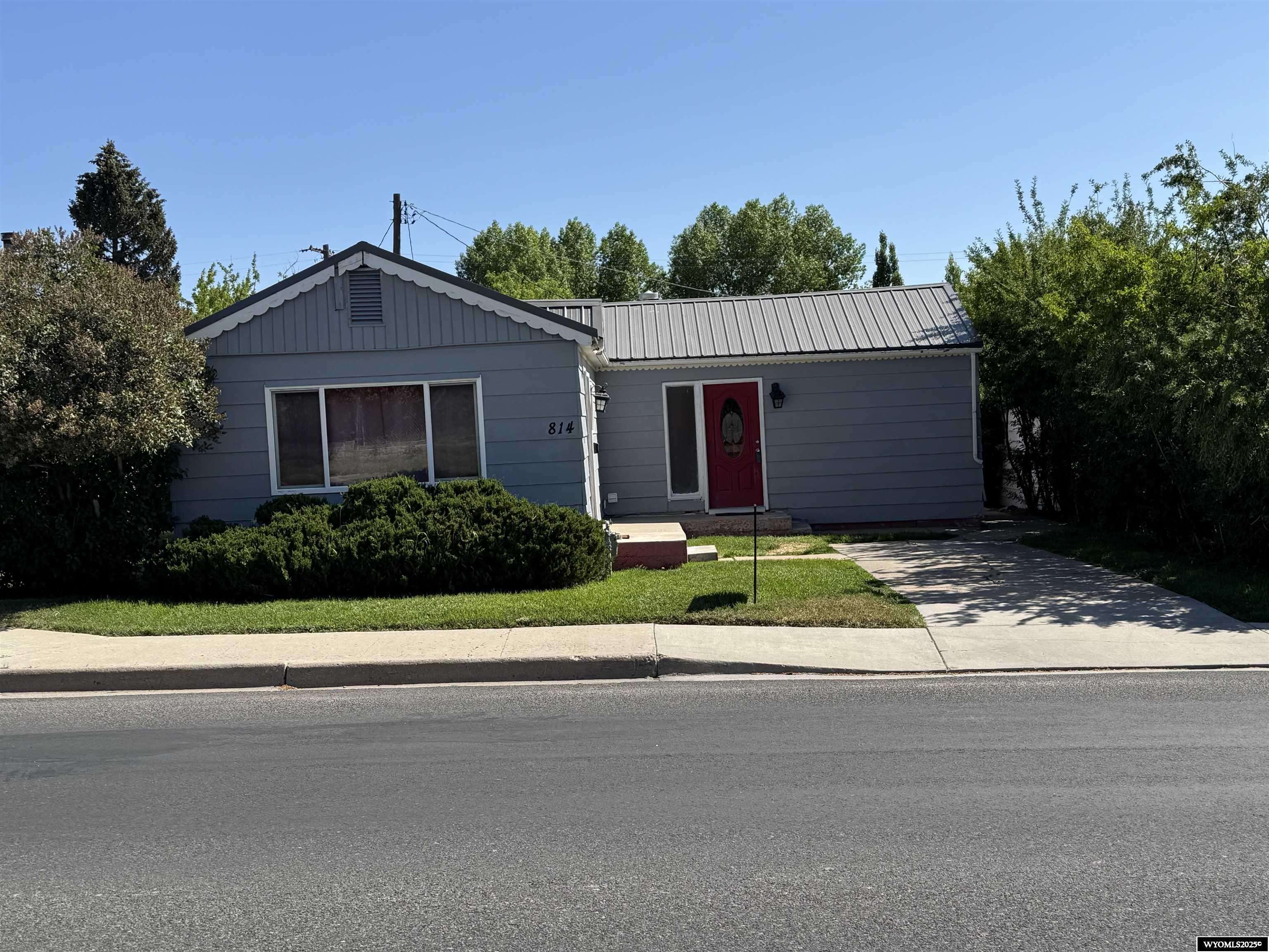 814 Lombard St, Evanston, WY 82930