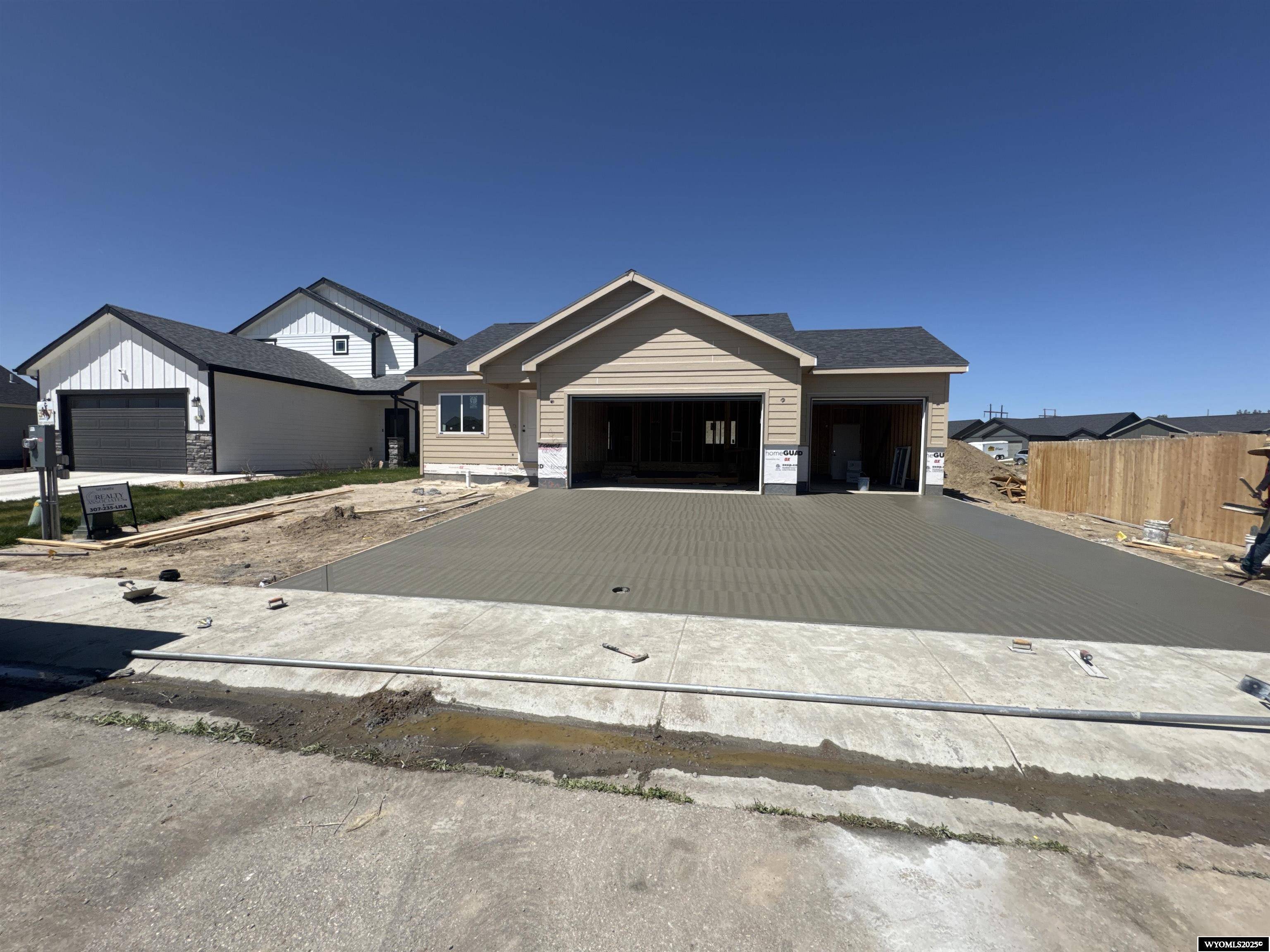 690 Fossil Butte Street Pontiac, Mills, WY 82604