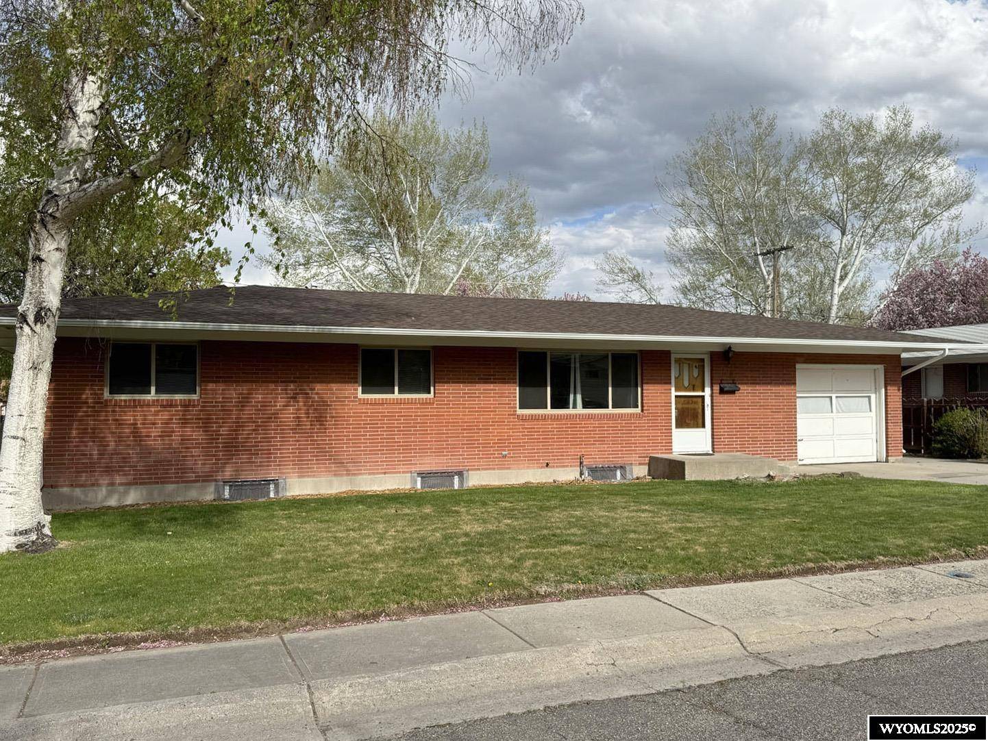 909 Big Horn Drive Sunset Drive, Riverton, WY 82501