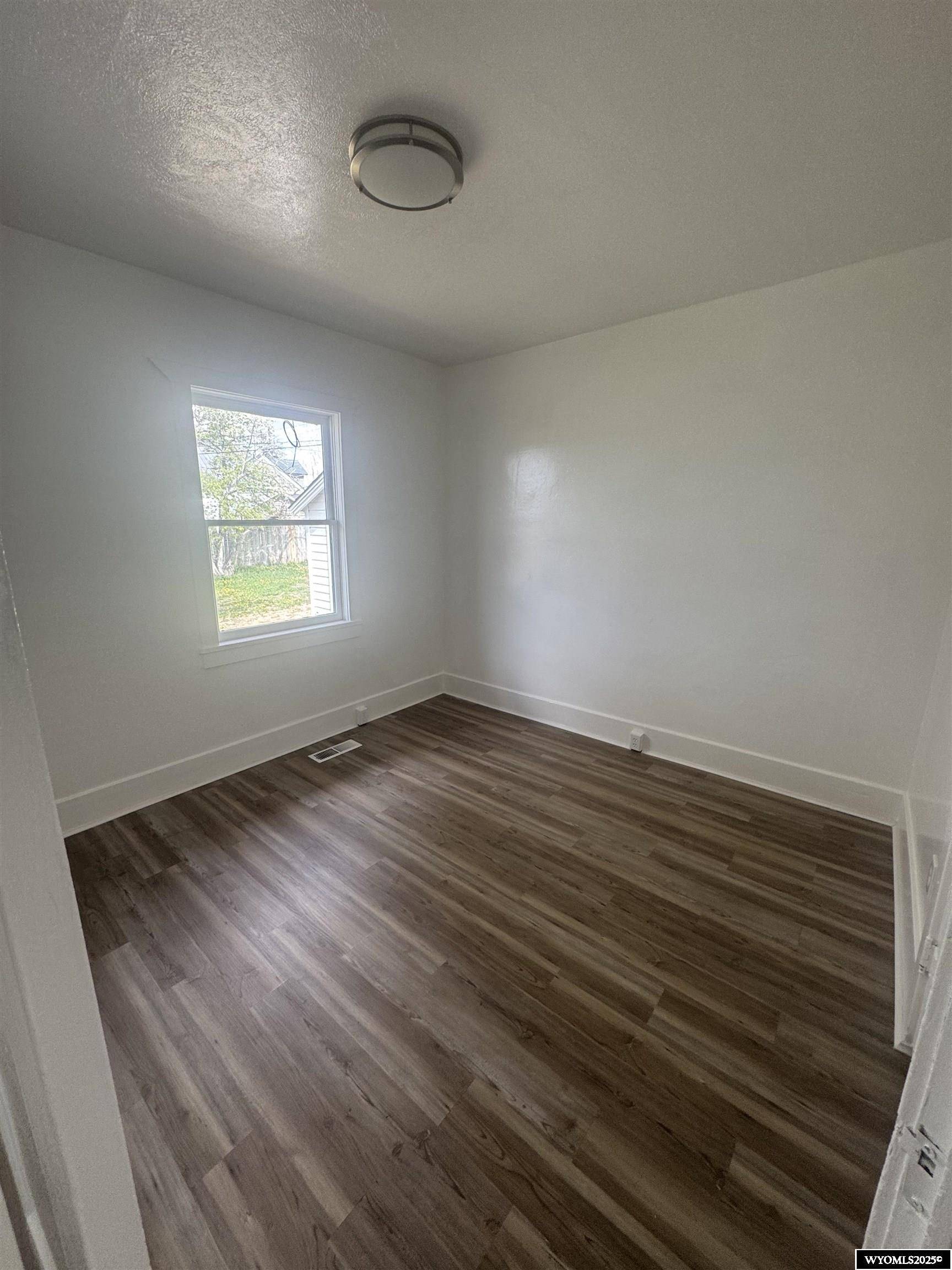 Evanston, WY 82930,237 4th Street