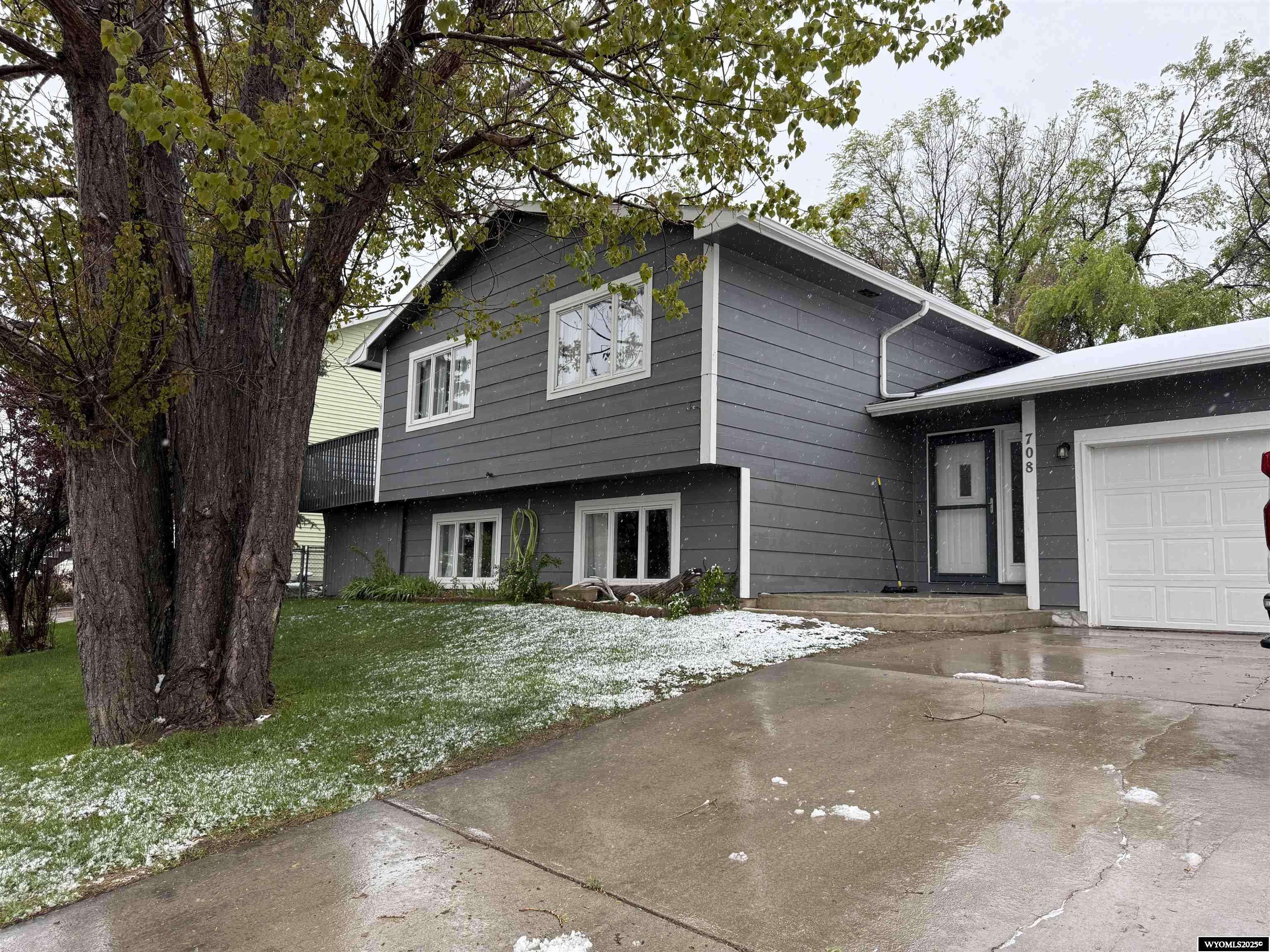 708 Fairway, Gillette, WY 82718
