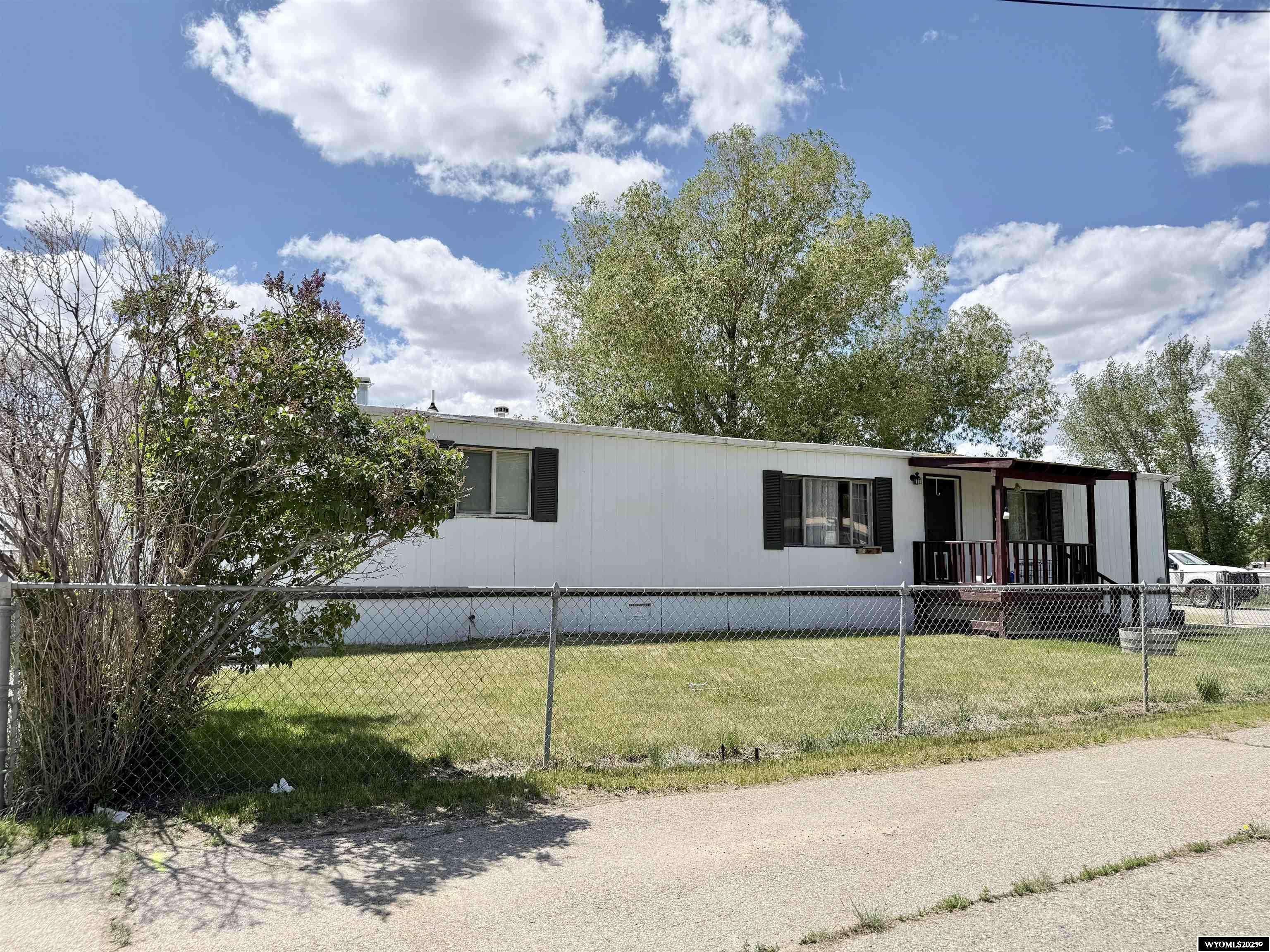 601 Diamondville Ave, Diamondville, WY 83116