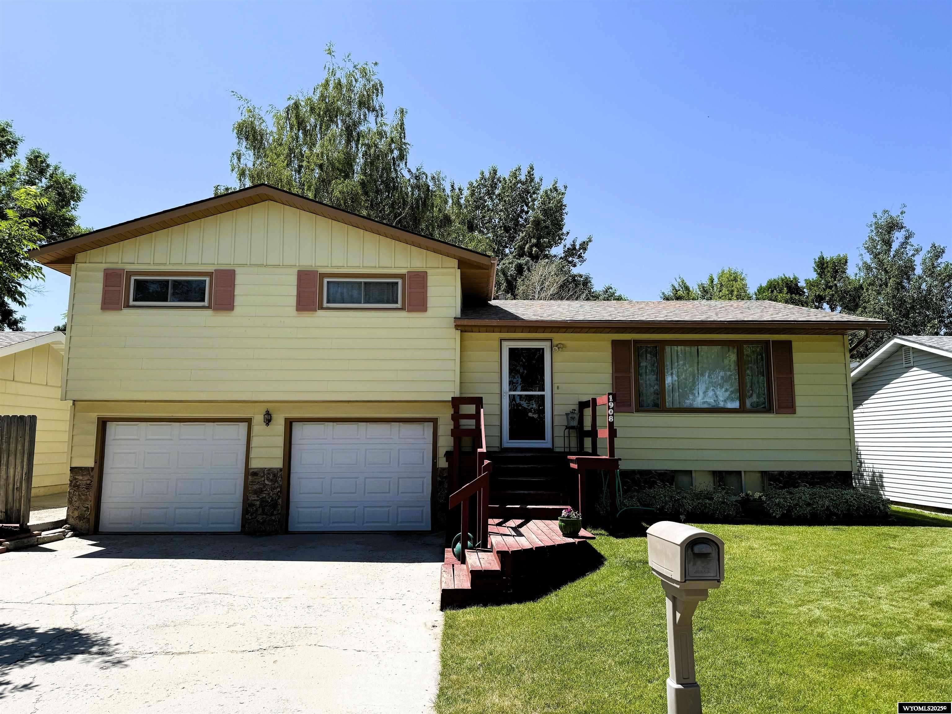 1908 Gregg Avenue, Worland, WY 82401