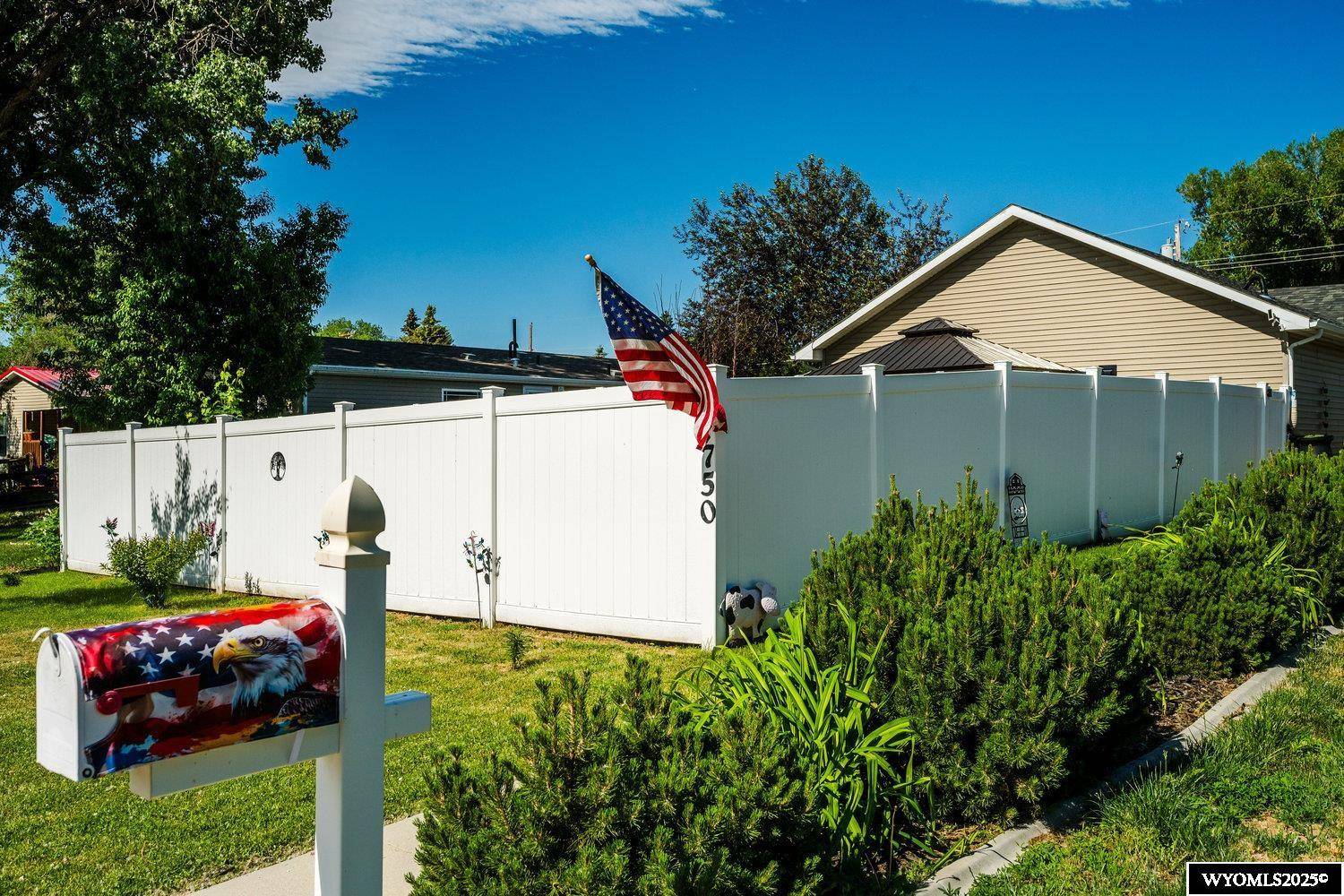 750 N Adams Avenue Hogerson, Buffalo, WY 82834