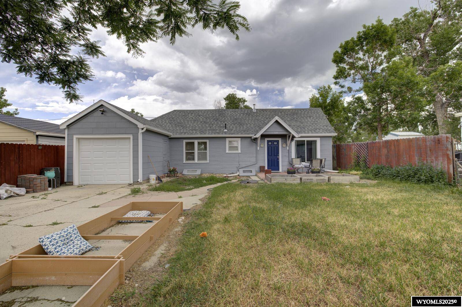 Casper, WY 82601,1231 S Cottonwood St W 12th St
