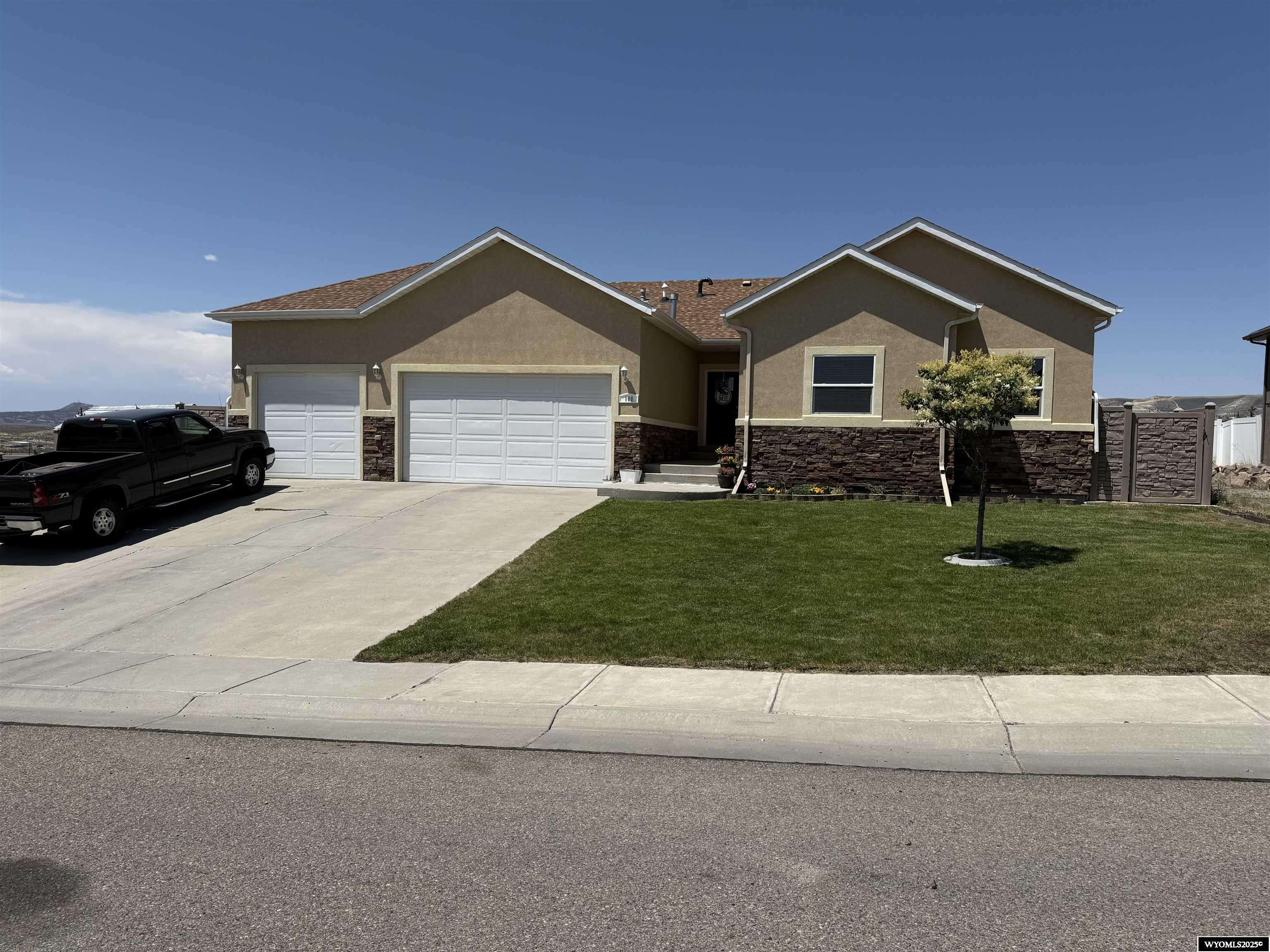 100 Chardonnay Lane, Rock Springs, WY 82901-5892