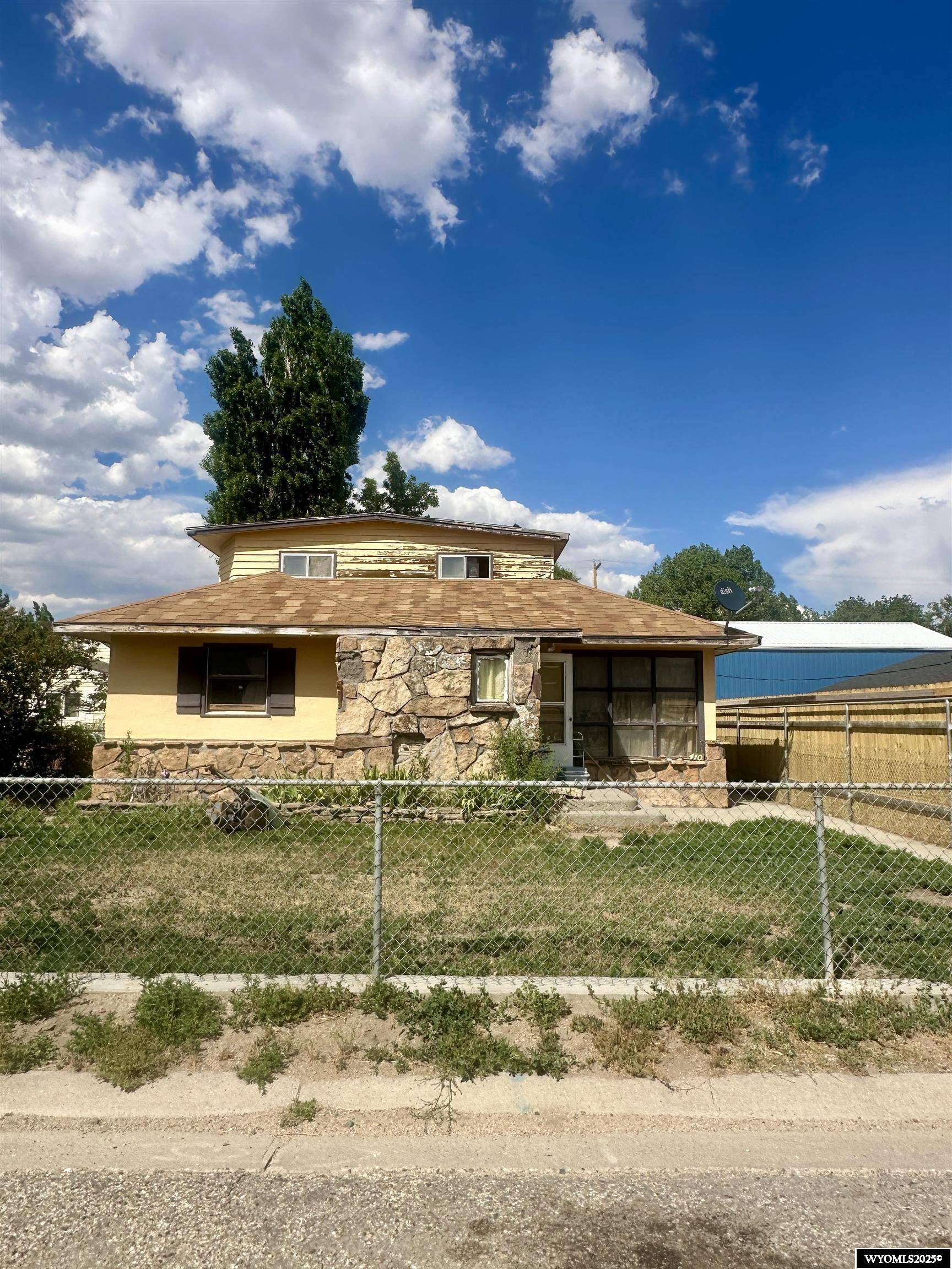 410 Morgan Avenue, Mills, WY 82644