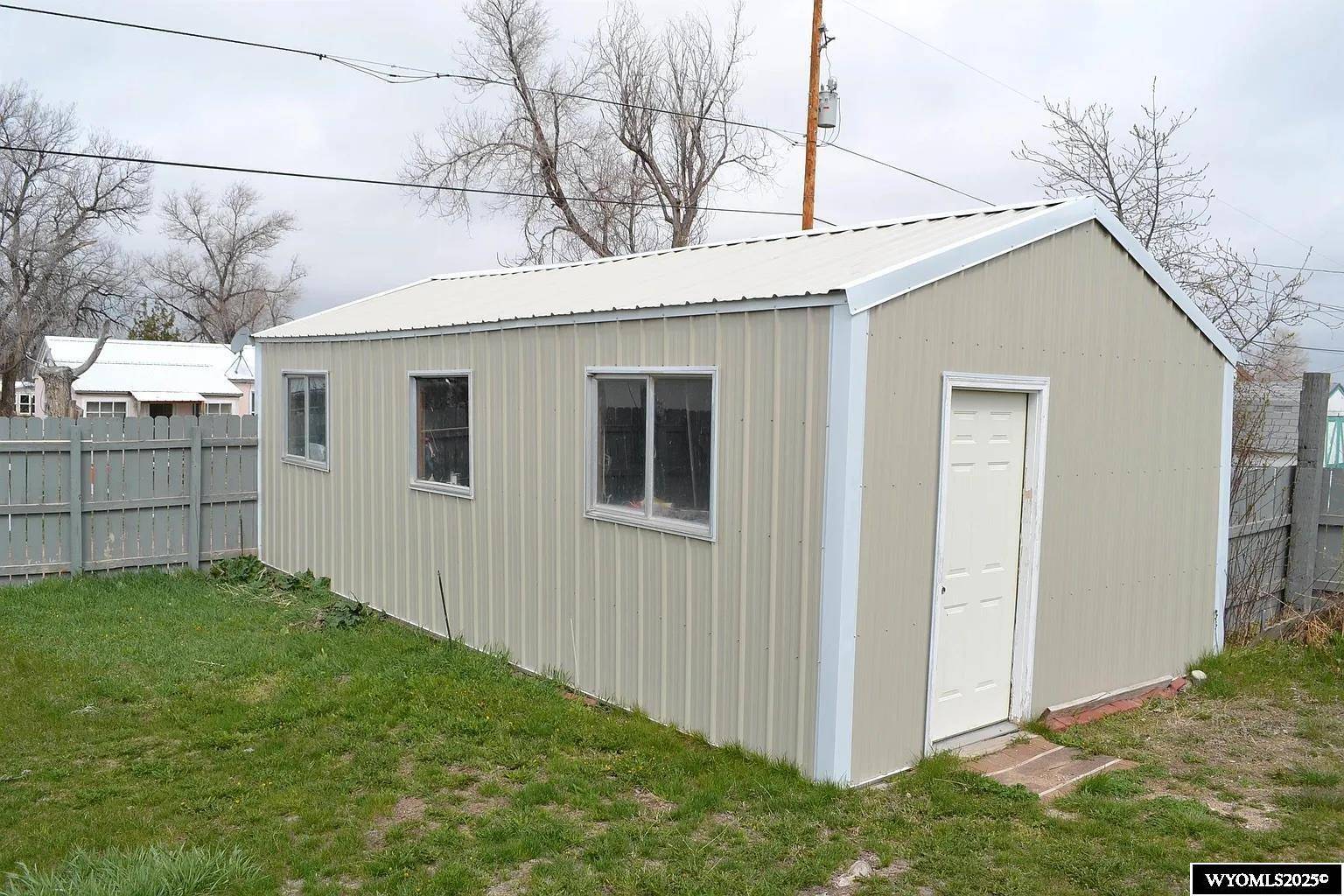 208 Paige Avenue, Glendo, WY 82213