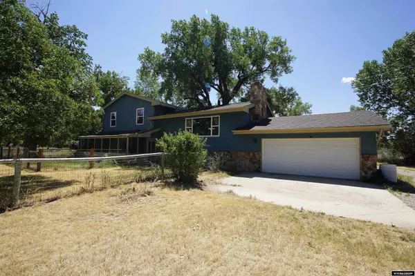 12263 Henrie Roadway, Evansville, WY 82636