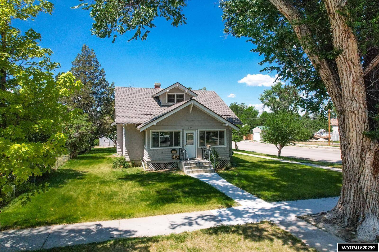 334 N 3rd St Poplar, Douglas, WY 82633