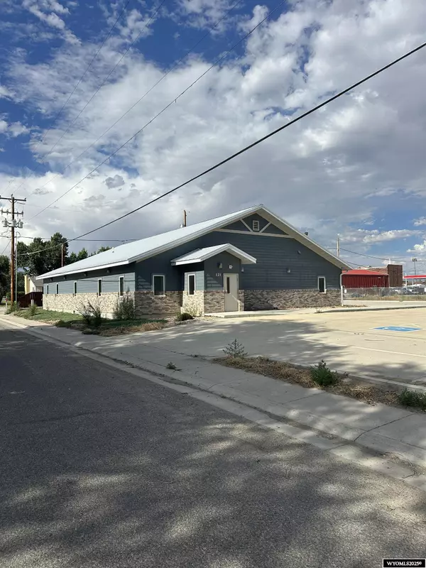 121 S 2nd Street, Worland, WY 82401