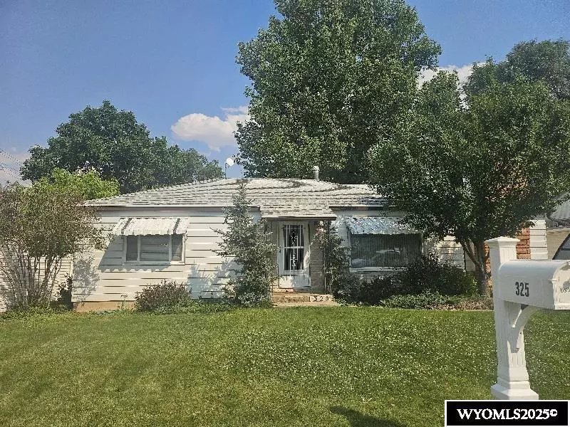 325 Clark St, Green River, WY 82935