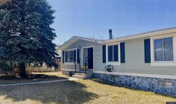 210 N 9th Street, Douglas, WY 82633