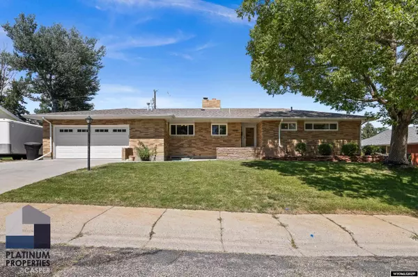 2714 E 7 St country club, Casper, WY 82609