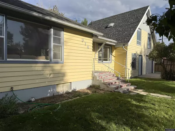 314 S 2nd Street, Saratoga, WY 82331
