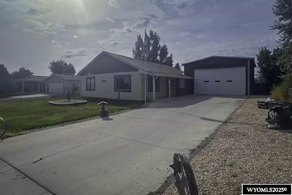 1125 Amoretti Street, Thermopolis, WY 82443
