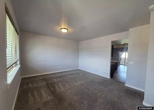 Evansville, WY 82636,620 Fort Clay Street Whipsaw