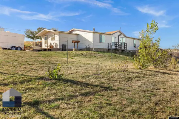 12761 E US Hwy 20-26, Evansville, WY 82636