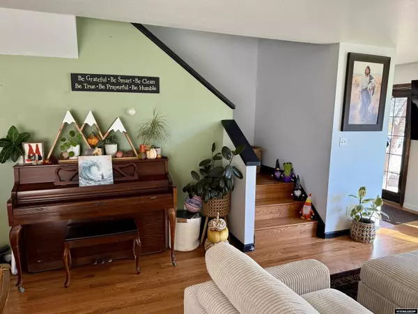 Saratoga, WY 82331,114 N 9th Street Main Avenue