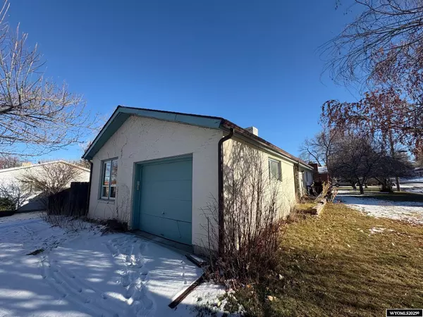 Lander, WY 82520-000,685 Cedar St