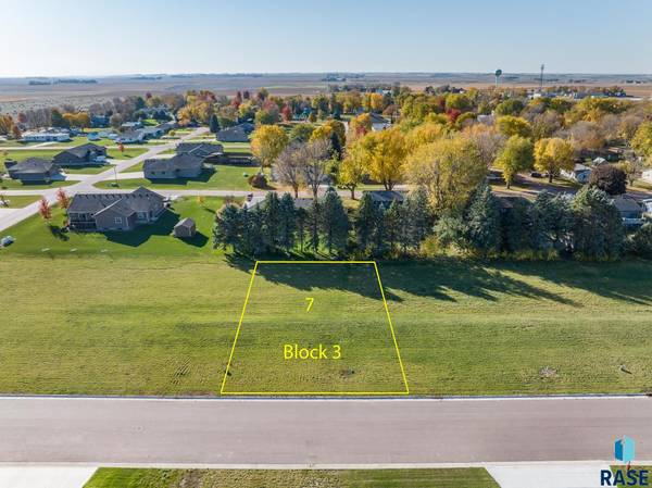 1404 Willard Ln, Larchwood, IA 51241