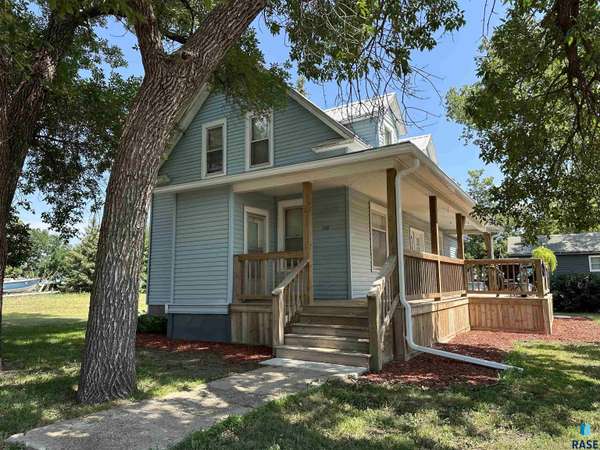 110 N Pearl St, Menno, SD 57045