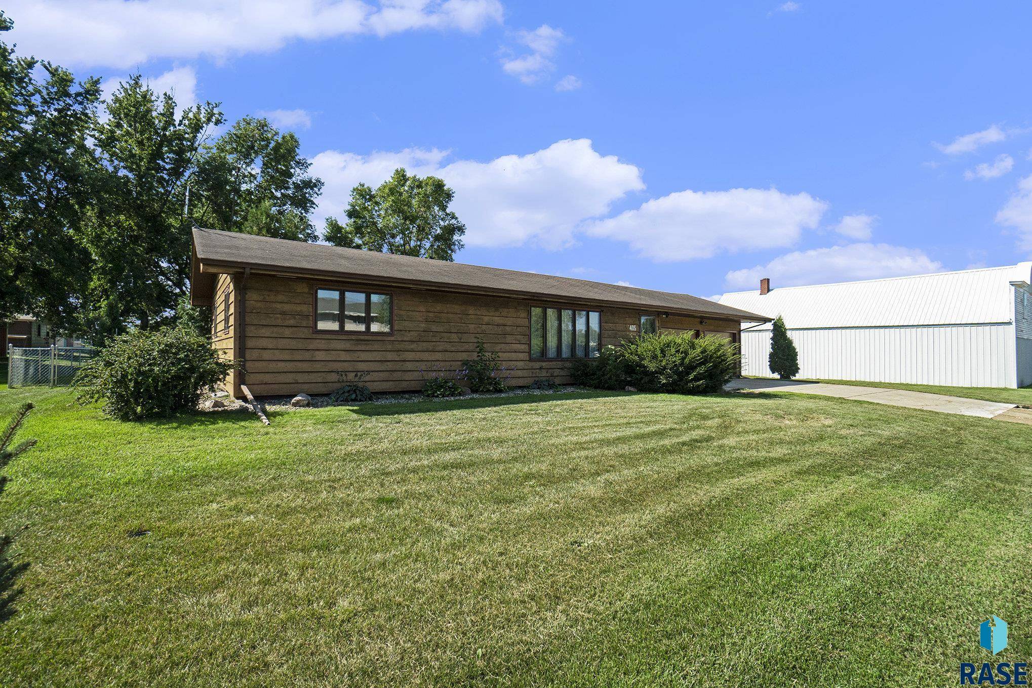 405 E 5th St, Colton, SD 57018-2262
