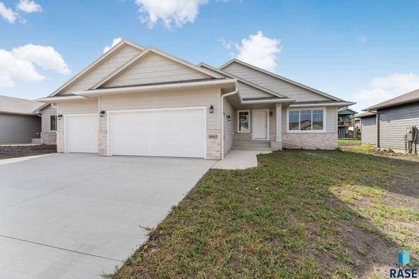 8905 W Rathburn St, Sioux Falls, SD 57106