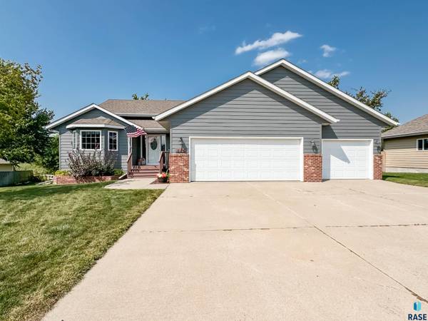 840 Cathy Dr, Tea, SD 57064