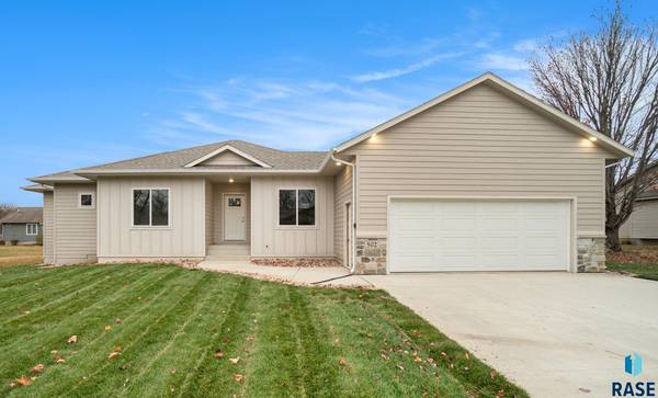 502 Brandenburg St, Luverne, MN 56156