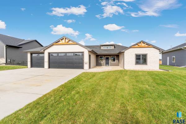 2812 E Augusta Cir, Brandon, SD 57005