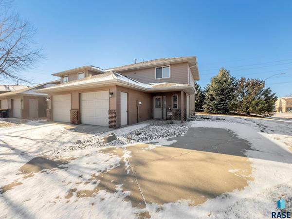 901 S Joseph Pl, Sioux Falls, SD 57106-3394