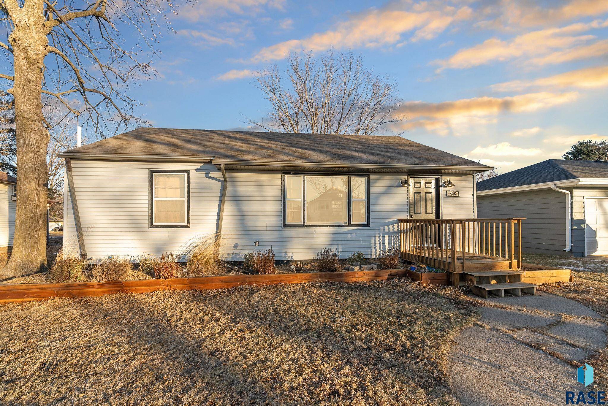 205 S Jefferson St, Humboldt, SD 57035