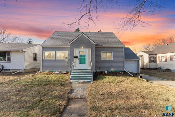 503 S 3rd St, Beresford, SD 57004