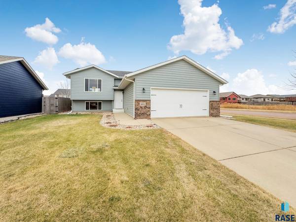 4601 S Klein Ave, Sioux Falls, SD 57106