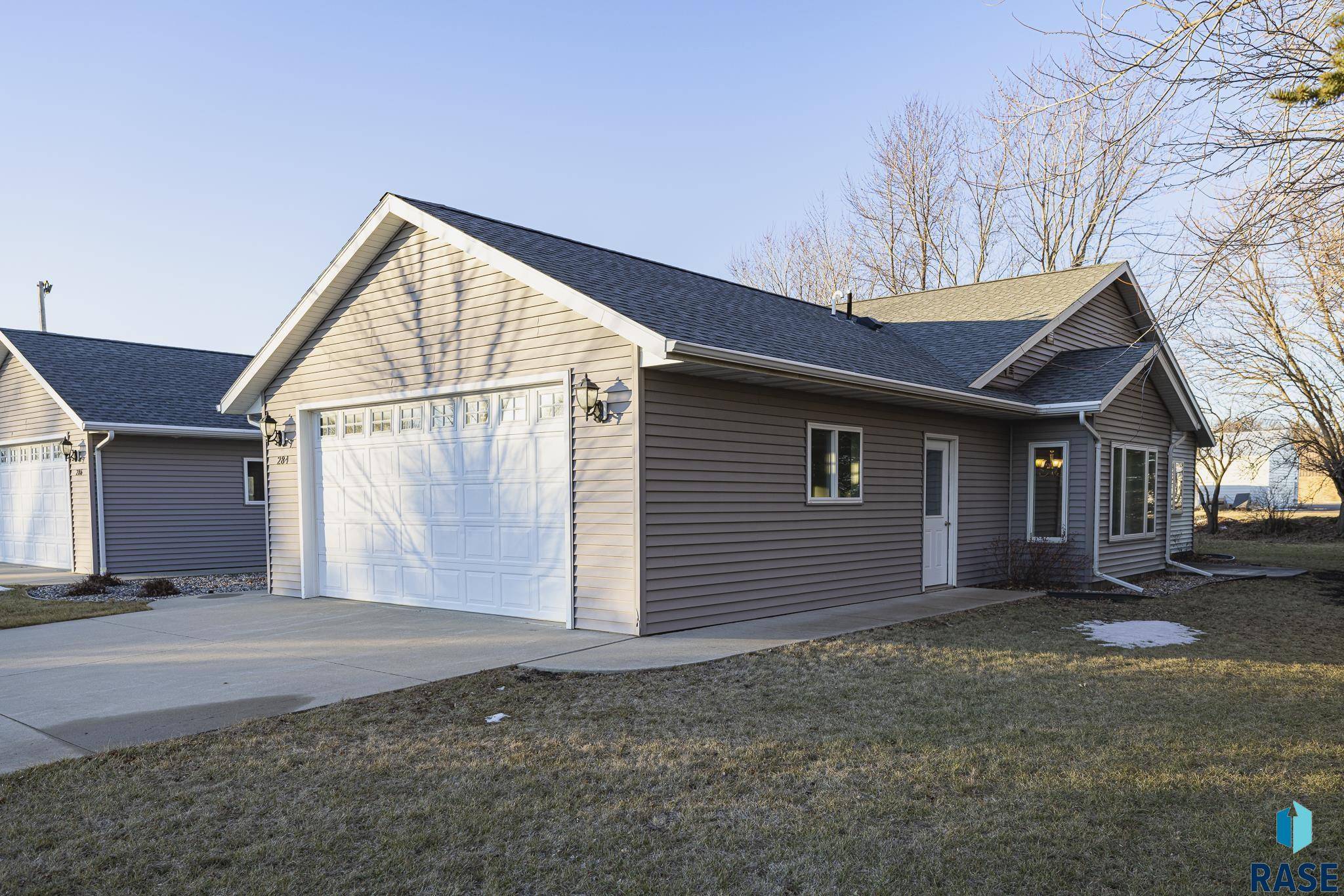 284 7th St, Westbrook, MN 56183