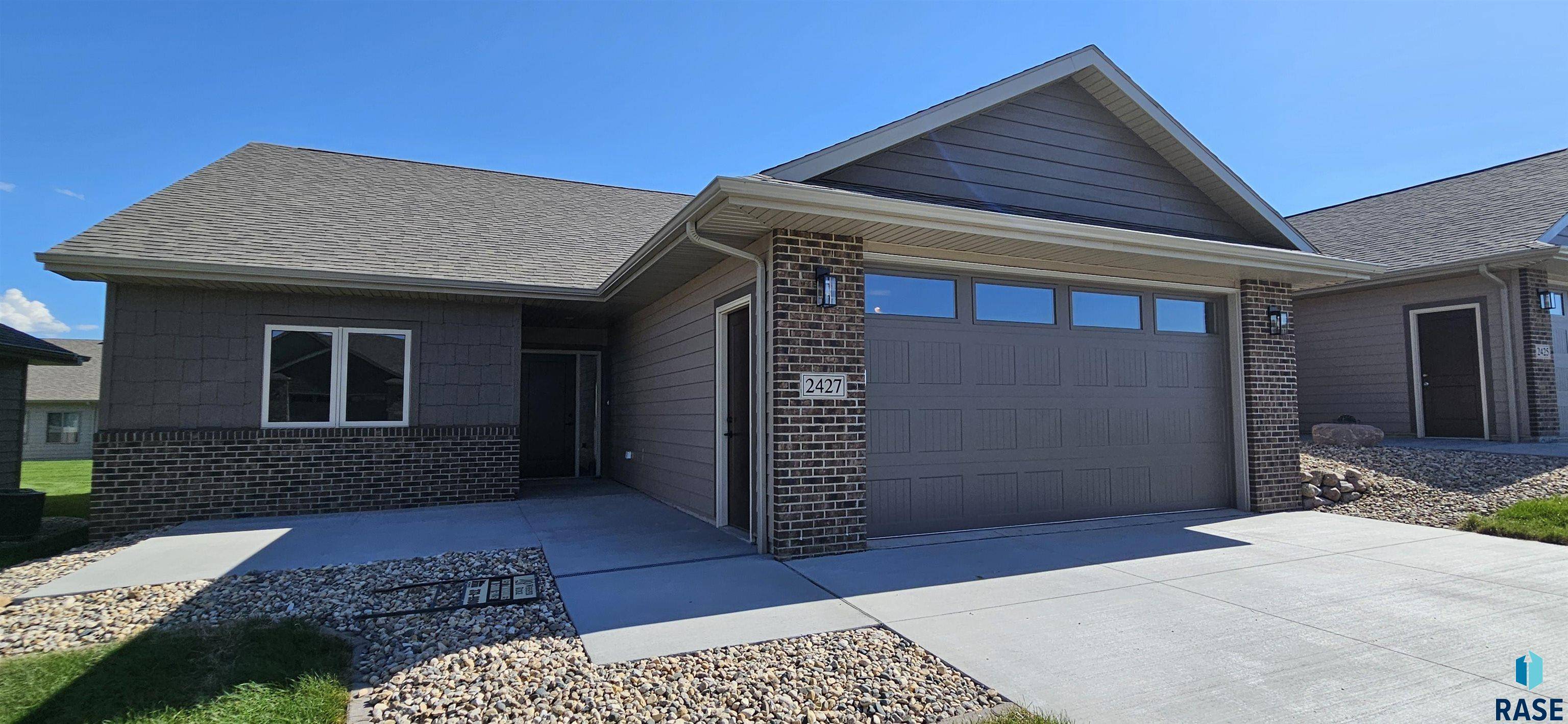 2427 E Joshua Cir, Sioux Falls, SD 57108
