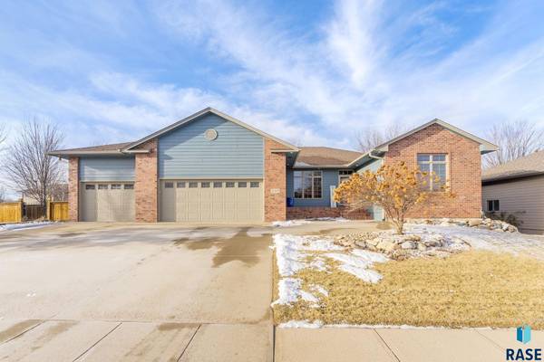 3709 S Pillsberry Ave, Sioux Falls, SD 57103