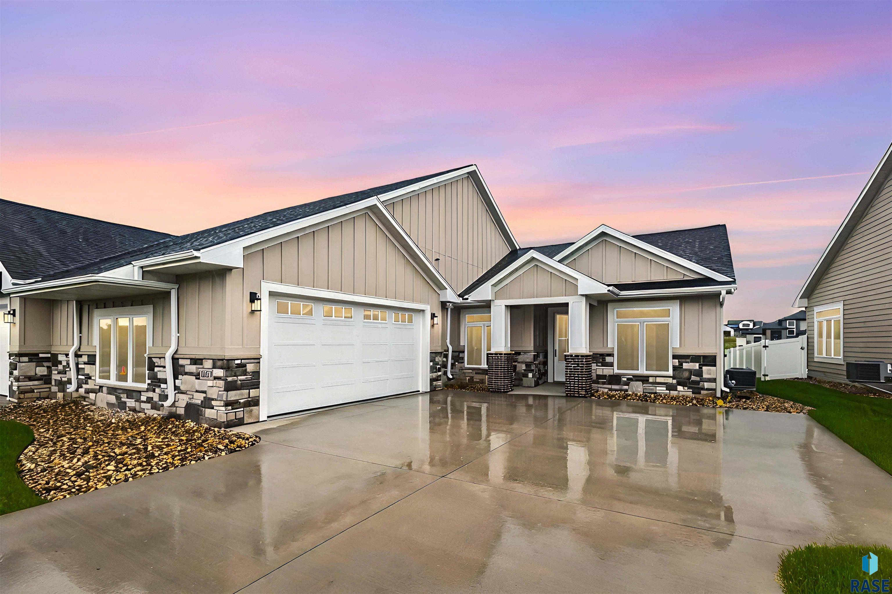 1807 S Daylight Dr, Sioux Falls, SD 57110