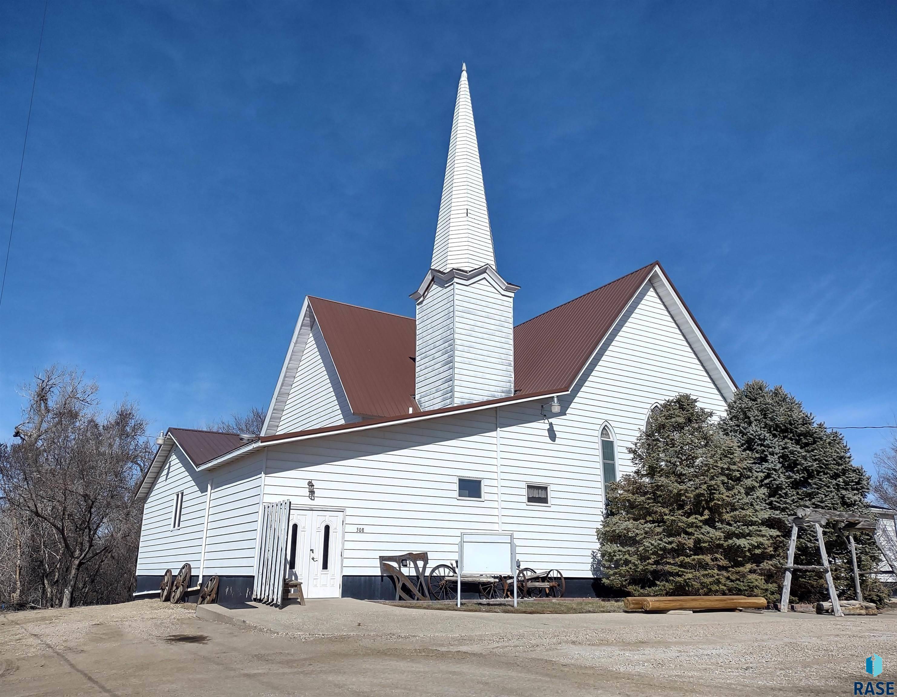 308 N Commercial Ave, Saint Lawrence, SD 57373