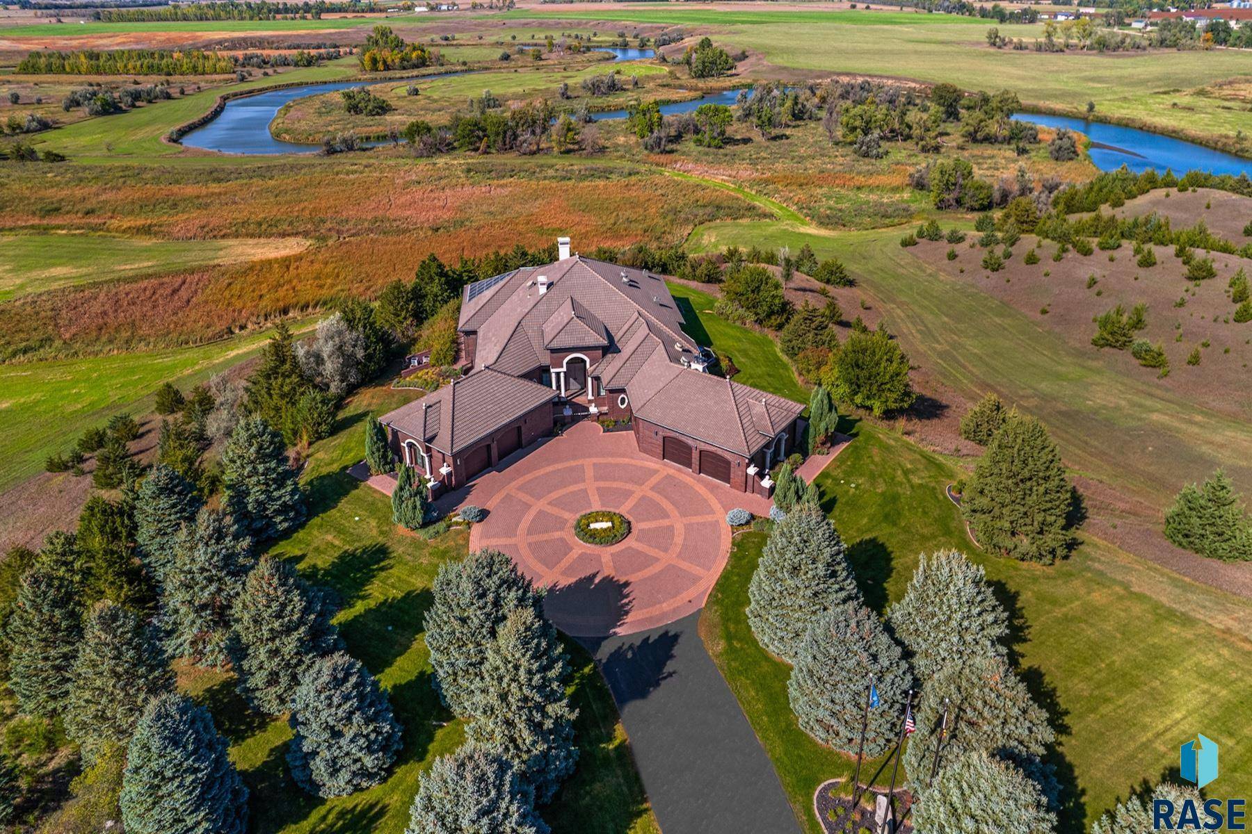 40580 250th St, Mitchell, SD 57301