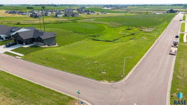 1500 N Marlowe Ave, Sioux Falls, SD 57110