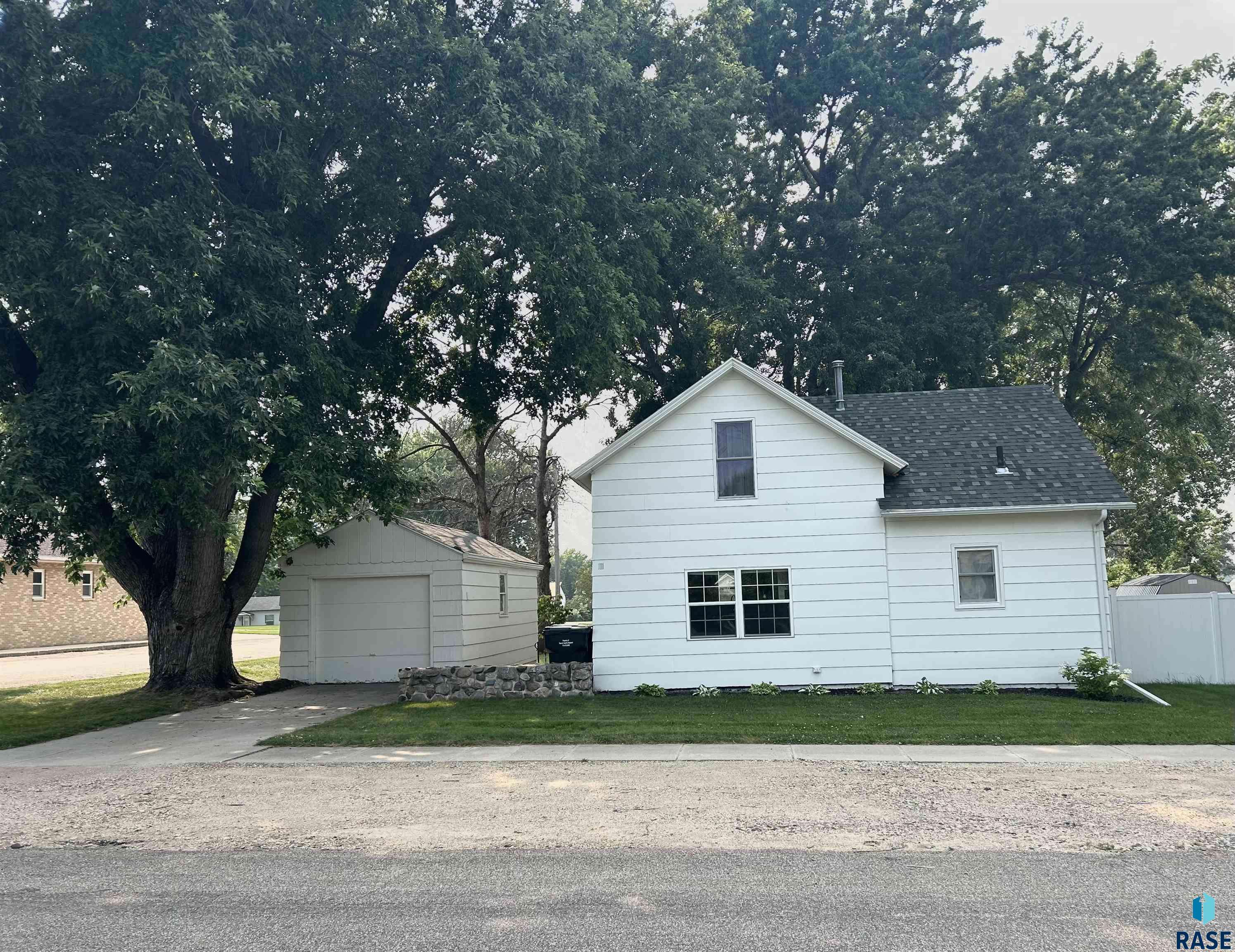 111 3rd St, Beaver Creek, MN 56116